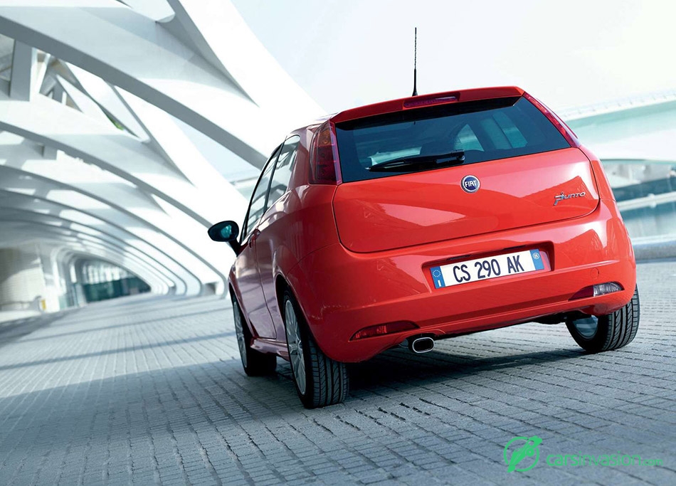 2005 Fiat Grande Punto Rear Angle