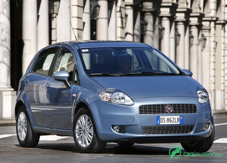 2009 Fiat Grande Punto Natural Power Front Angle