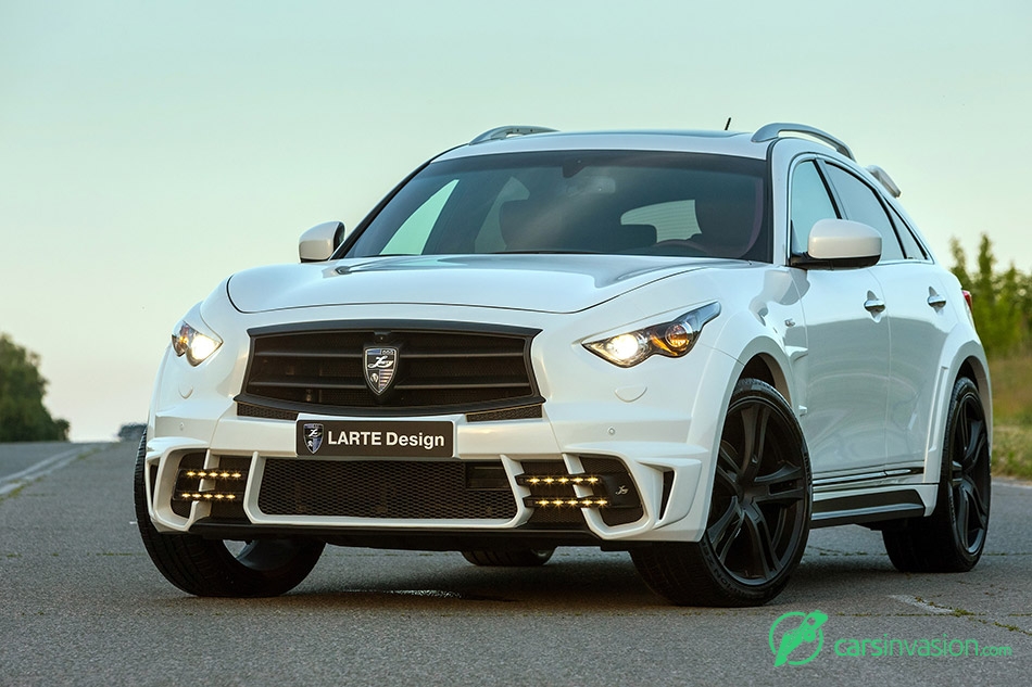 2015 LARTE Design Infiniti QX70 LR3 Front Angle