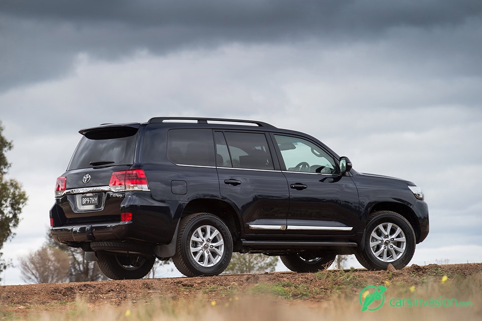 2015 Toyota Land Cruiser Facelift Rear Angle