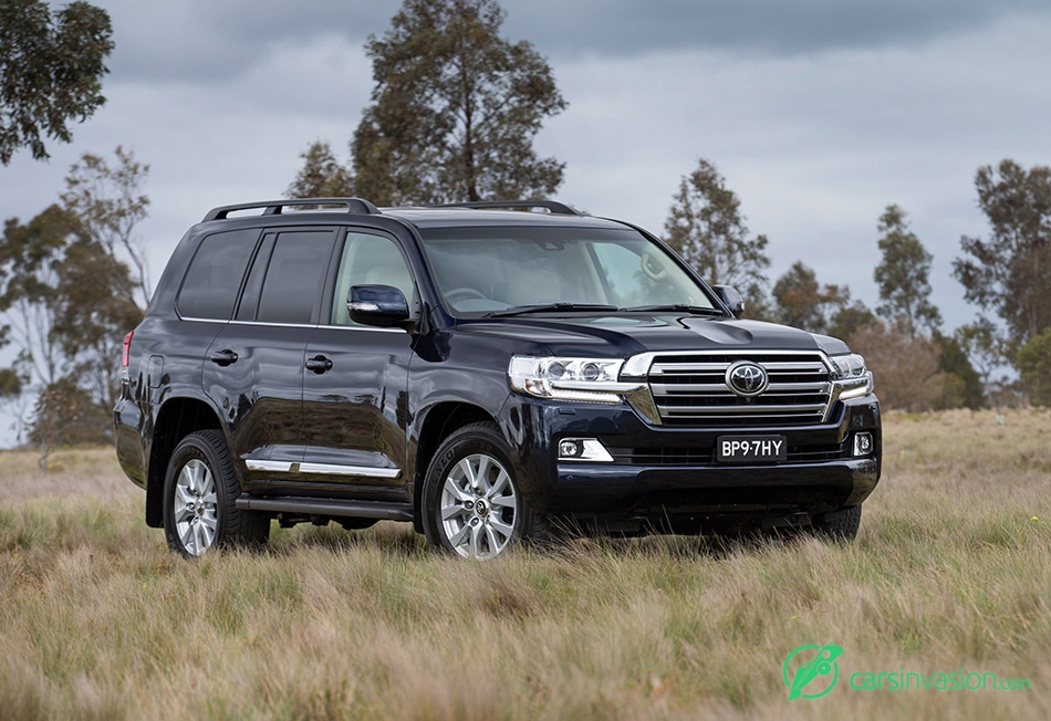 2015 Toyota Land Cruiser Facelift Front Angle