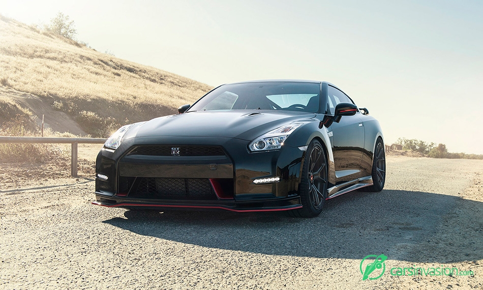 2015 Vorsteiner Nissan GT-R Front Angle