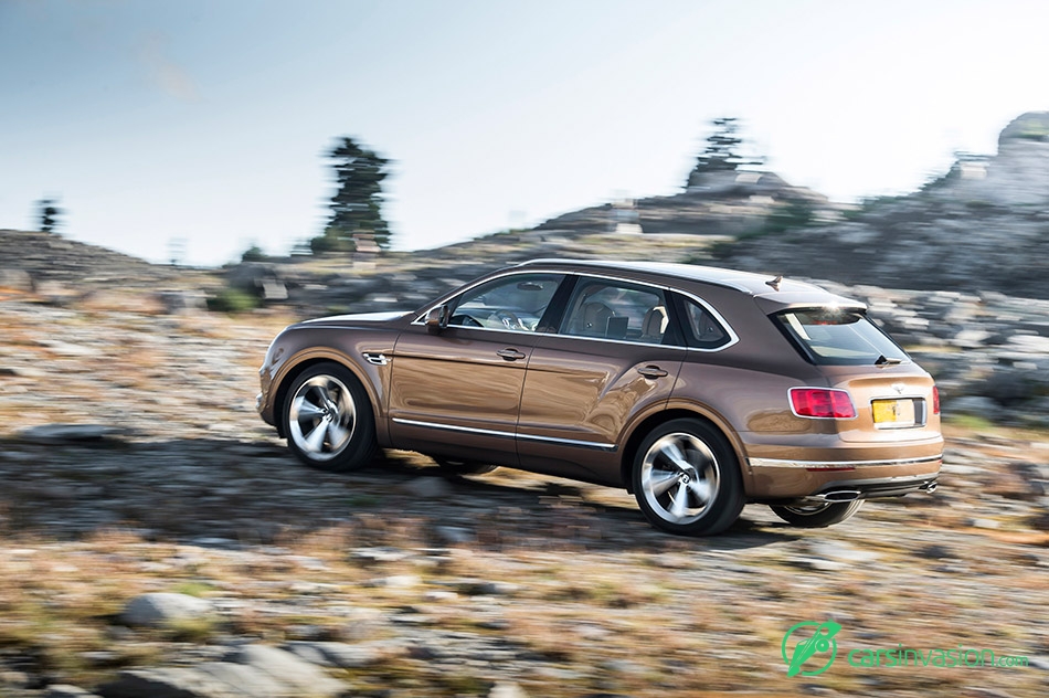 2016 Bentley Bentayga Side Offroad