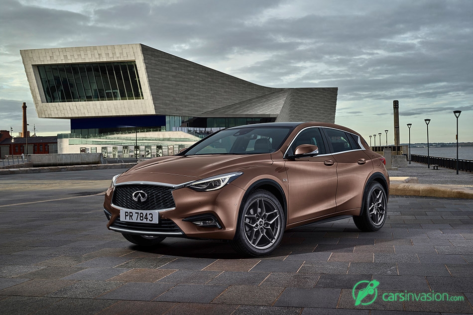 2016 Infiniti Q30 Front Angle