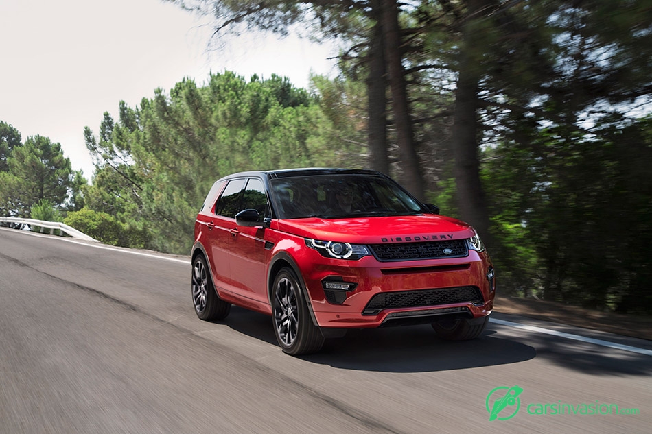 2016 Land Rover Discovery Sport Dynamic Front Angle