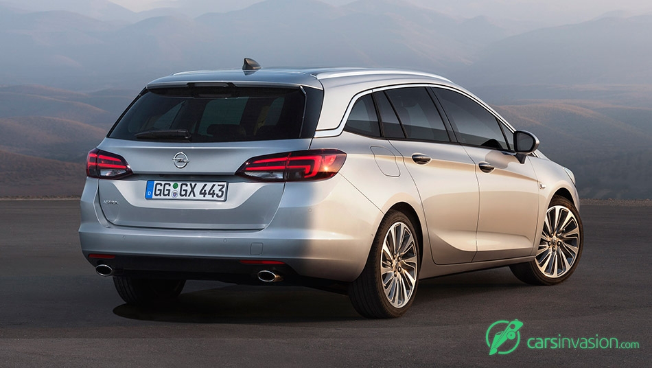 2016 Opel Astra Sports Tourer Rear Angle