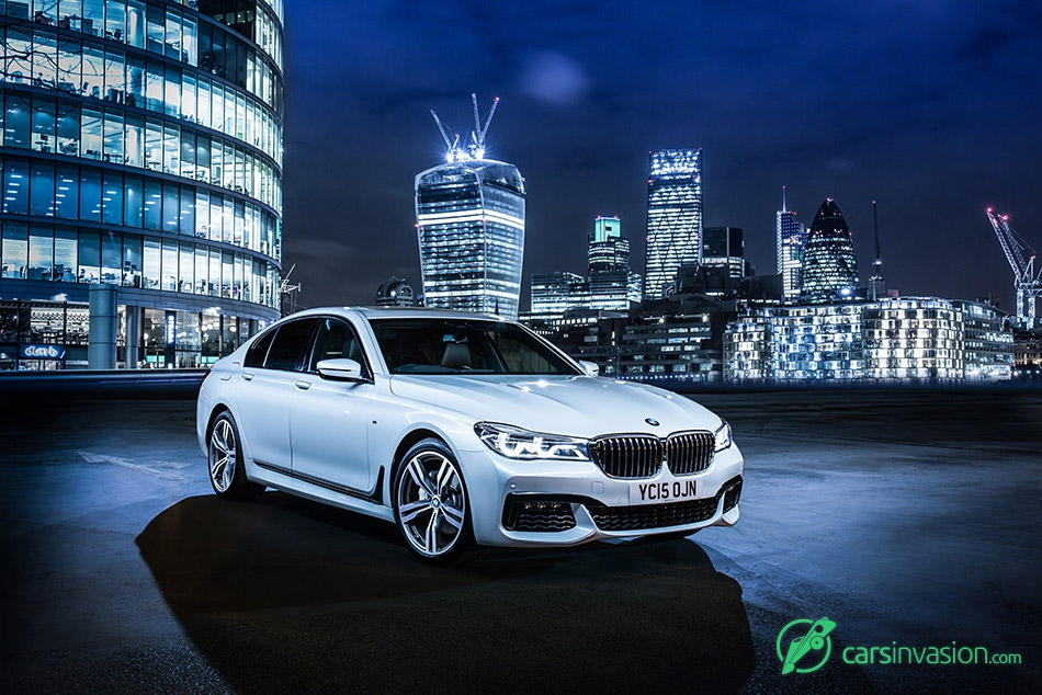 2016 BMW 7-Series UK-Version Front Angle