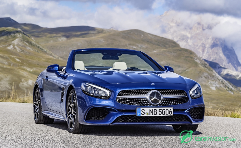 2017 Mercedes-Benz SL Front Angle