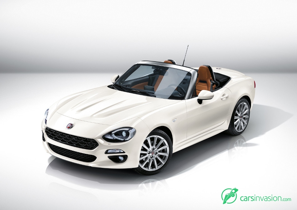 2017 Fiat 124 Spider Front Angle